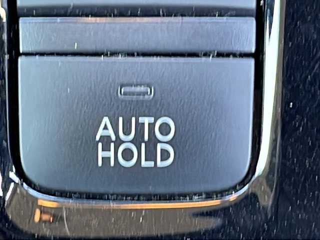 日産 セレナ e－パワー ハイウェイスター V 茨城県 2019(令1)年 7.1万km 黒 後席用モニター/純正SDナビ(Bluetooth/アラウンドビューモニター CD/DVD)/アダプティブクルーズコントロール/コーナーセンサー/両側パワースライドドア/LEDオートライト/サイドエアバッグ/パーキングアシスト/スマートキー/冷房WAC/USB入力端子/ビルトインETC/3列シート/ドライブレコーダー/純正フロアマット/シートヒーター/15インチ純正アルミホイール