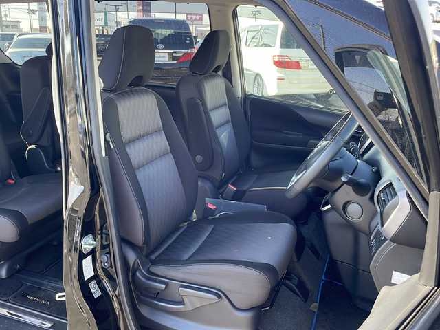 日産 セレナ e－パワー ハイウェイスター V 茨城県 2019(令1)年 7.1万km 黒 後席用モニター/純正SDナビ(Bluetooth/アラウンドビューモニター CD/DVD)/アダプティブクルーズコントロール/コーナーセンサー/両側パワースライドドア/LEDオートライト/サイドエアバッグ/パーキングアシスト/スマートキー/冷房WAC/USB入力端子/ビルトインETC/3列シート/ドライブレコーダー/純正フロアマット/シートヒーター/15インチ純正アルミホイール