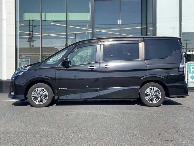 日産 セレナ e－パワー ハイウェイスター V 茨城県 2019(令1)年 7.1万km 黒 後席用モニター/純正SDナビ(Bluetooth/アラウンドビューモニター CD/DVD)/アダプティブクルーズコントロール/コーナーセンサー/両側パワースライドドア/LEDオートライト/サイドエアバッグ/パーキングアシスト/スマートキー/冷房WAC/USB入力端子/ビルトインETC/3列シート/ドライブレコーダー/純正フロアマット/シートヒーター/15インチ純正アルミホイール