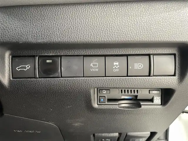 トヨタ ハリアー Z 鹿児島県 2021(令3)年 5.1万km ホワイトパールクリスタルシャイン 禁煙車　/全方位カメラ　/ＪＢＬプレミアムサウンド　/トヨタセーフティセンス/・プリクラッシュセーフティ/・レーントレーシングアシスト/・クリアランスソナー/・ブラインドスポットモニター/・リヤクロストラフィックアラート/・ロードサインアシスト/・先行車発進告知/ナビ機能付きディスプレイオーディオ/(フルセグTV/Bluetooth)/純正アルミホイール　/ＬＥＤヘッドライト　/電動リアゲート　/ハーフレザーシート　/デジタルインナーミラー/純正フロアマット/ETC