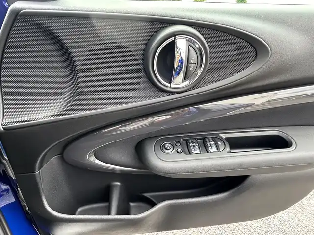 ＭＩＮＩ ミニ クラブマン クーパー S 千葉県 2019(平31)年 1.8万km 青Ⅱ ペッパーパッケージ/純正ナビ/コーナーセンサー/後カメラ/ETC/クルコン/LED/純正フロアマット/純正アルミホイール/スマートキー/プッシュスタート/ABS/横滑り防止装置/盗難防止装置/エアバックW/衝突被害軽減システム