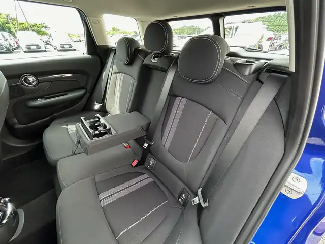 ＭＩＮＩ ミニ クラブマン クーパー S 千葉県 2019(平31)年 1.8万km 青Ⅱ ペッパーパッケージ/純正ナビ/コーナーセンサー/後カメラ/ETC/クルコン/LED/純正フロアマット/純正アルミホイール/スマートキー/プッシュスタート/ABS/横滑り防止装置/盗難防止装置/エアバックW/衝突被害軽減システム