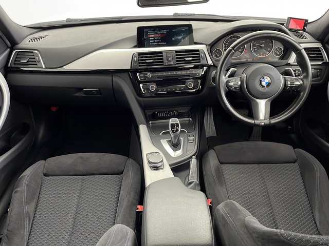 ＢＭＷ ３２０ｄ ツーリング Mスポーツ 鹿児島県 2017(平29)年 14.1万km 白 純正SDナビ/CD/DVD/Bluetoothオーディオ/パドルシフト/ビルトインETC/レーダークルーズコントロール/レーンキープアシスト/ブラインドスポットモニター/パワーバックドア/D/Nパワーシート/スペアキー/LEDヘッドライト/純正アルミホイール
