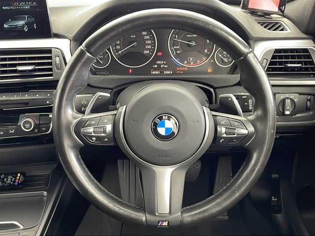 ＢＭＷ ３２０ｄ ツーリング Mスポーツ 鹿児島県 2017(平29)年 14.1万km 白 純正SDナビ/CD/DVD/Bluetoothオーディオ/パドルシフト/ビルトインETC/レーダークルーズコントロール/レーンキープアシスト/ブラインドスポットモニター/パワーバックドア/D/Nパワーシート/スペアキー/LEDヘッドライト/純正アルミホイール