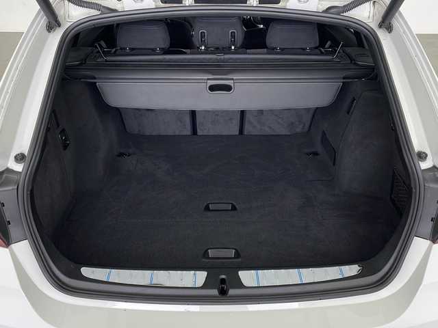 ＢＭＷ ３２０ｄ ツーリング Mスポーツ 鹿児島県 2017(平29)年 14.1万km 白 純正SDナビ/CD/DVD/Bluetoothオーディオ/パドルシフト/ビルトインETC/レーダークルーズコントロール/レーンキープアシスト/ブラインドスポットモニター/パワーバックドア/D/Nパワーシート/スペアキー/LEDヘッドライト/純正アルミホイール