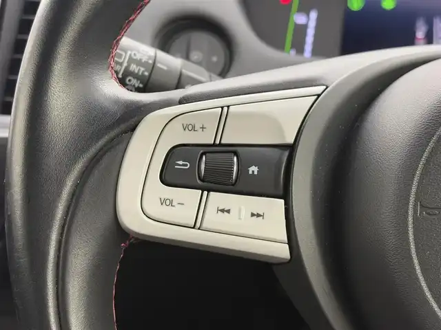 ホンダ フィット e:HEVホーム カーサ 岡山県 2022(令4)年 5.5万km プレミアムクリスタルレッドM 純正８インチナビ　衝突軽減ブレーキ　レーダークルーズコントロール　シートヒーター　ビルトインＥＴＣ　ＬＥＤヘッドライト　バックカメラ　Ｂｌｕｅｔｏｏｔｈ　フルセグＴＶ　ドライブレコーダー　ＵＳＢ接続