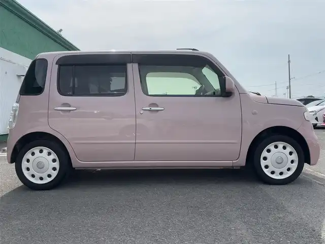 ダイハツ ミラ ココア X 徳島県 2015(平27)年 4万km ムースピンクパール 社外ナビ(MDV-D304)/(AM・FM/CD/ワンセグ/AUX)/スマートキー/オートエアコン/社外フロアマット/ハロゲンヘッドライト/ABS/Wエアバッグ/パワーステアリング/パワーウィンドウ/電動格納ドアミラー/アイドリングストップ