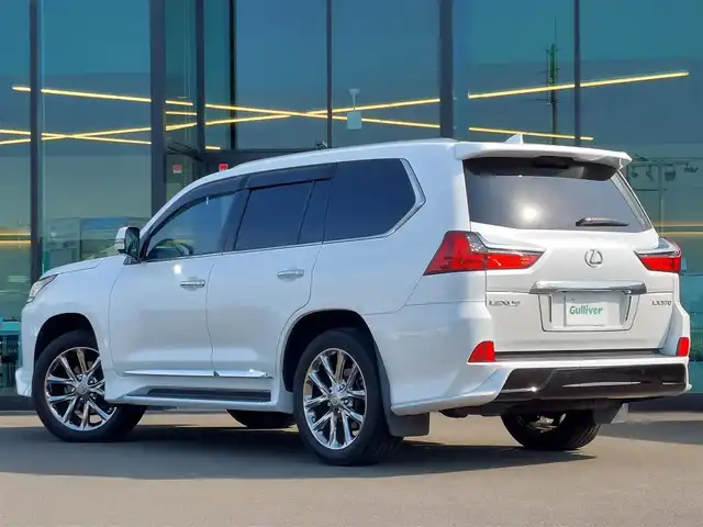 レクサス ＬＸ 570 東京都 2018(平30)年 2.2万km ソニッククォーツ サンルーフ/TRDエアロ、Fグリル/モデリスタホイール/マークレビンソンプレミアムサウンド/クールBOX/ルーフレール/Lexus Safety System +/・プリクラッシュセーフティ/・レーントレーシングアシスト/・ロードサインアシスト /・先行車発進告知機能/・アダプティブハイビームシステム /・レーダークルーズコントロール/・ヘッドアップディスプレイ/・ブラインドスポットモニター/・パノラミックビューモニター/パドルシフト/純正ナビ/フルセグTV/リアエンターテインメント/ETC2.0/置くだけ充電/100V電源/レザーシート/パワーシート/シートヒーター/ベンチレーション/ステアリングヒーター/後席ロールサンシェード/パワーバックドア/3眼LEDヘッドライト/ドアバイザー