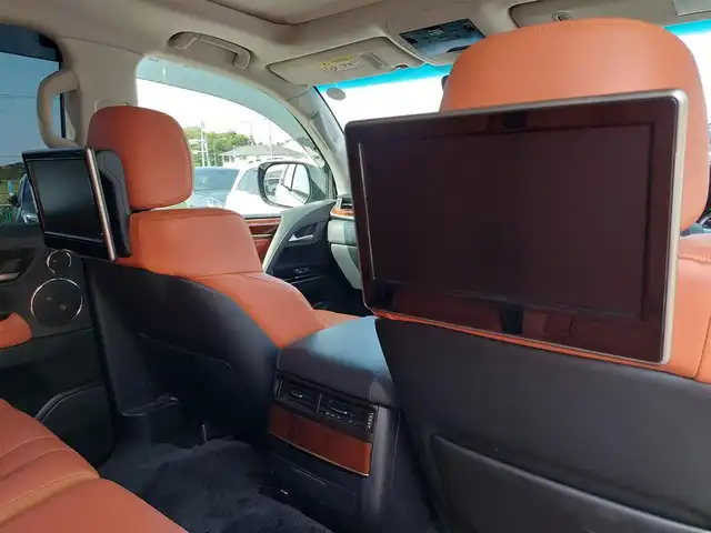 レクサス ＬＸ 570 東京都 2018(平30)年 2.2万km ソニッククォーツ サンルーフ/TRDエアロ、Fグリル/モデリスタホイール/マークレビンソンプレミアムサウンド/クールBOX/ルーフレール/Lexus Safety System +/・プリクラッシュセーフティ/・レーントレーシングアシスト/・ロードサインアシスト /・先行車発進告知機能/・アダプティブハイビームシステム /・レーダークルーズコントロール/・ヘッドアップディスプレイ/・ブラインドスポットモニター/・パノラミックビューモニター/パドルシフト/純正ナビ/フルセグTV/リアエンターテインメント/ETC2.0/置くだけ充電/100V電源/レザーシート/パワーシート/シートヒーター/ベンチレーション/ステアリングヒーター/後席ロールサンシェード/パワーバックドア/3眼LEDヘッドライト/ドアバイザー