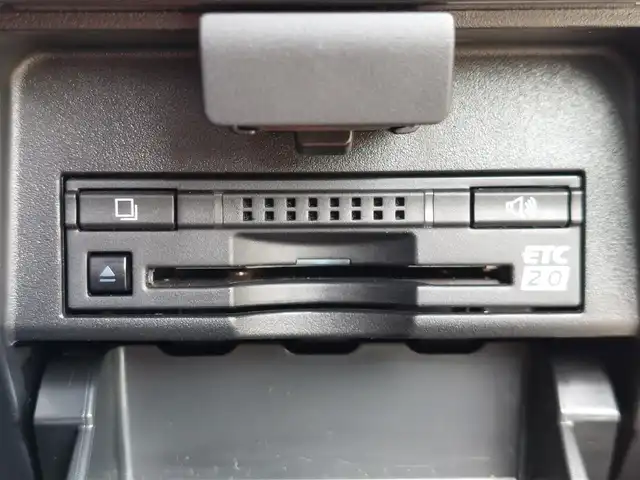 レクサス ＬＸ 570 東京都 2018(平30)年 2.2万km ソニッククォーツ サンルーフ/TRDエアロ、Fグリル/モデリスタホイール/マークレビンソンプレミアムサウンド/クールBOX/ルーフレール/Lexus Safety System +/・プリクラッシュセーフティ/・レーントレーシングアシスト/・ロードサインアシスト /・先行車発進告知機能/・アダプティブハイビームシステム /・レーダークルーズコントロール/・ヘッドアップディスプレイ/・ブラインドスポットモニター/・パノラミックビューモニター/パドルシフト/純正ナビ/フルセグTV/リアエンターテインメント/ETC2.0/置くだけ充電/100V電源/レザーシート/パワーシート/シートヒーター/ベンチレーション/ステアリングヒーター/後席ロールサンシェード/パワーバックドア/3眼LEDヘッドライト/ドアバイザー
