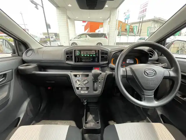 ダイハツ ミラ イース L SAⅢ 岡山県 2019(令1)年 1.4万km ブライトシルバーメタリック 登録時走行距離13533キロ/スマートアシストIII/・衝突回避支援ブレーキ/・車線逸脱警報/・誤発進抑制制御/・オートハイビーム/コーナーセンサー/アイドリングストップ/ヘッドライトレベライザー/前後ドライブレコーダー/ハロゲンライト/Bluetooth/AM/FM/AUX/リモコンキー/スペアキー×１