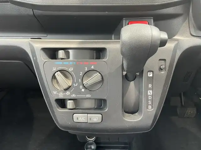 ダイハツ ミラ イース L SAⅢ 岡山県 2019(令1)年 1.4万km ブライトシルバーメタリック 登録時走行距離13533キロ/スマートアシストIII/・衝突回避支援ブレーキ/・車線逸脱警報/・誤発進抑制制御/・オートハイビーム/コーナーセンサー/アイドリングストップ/ヘッドライトレベライザー/前後ドライブレコーダー/ハロゲンライト/Bluetooth/AM/FM/AUX/リモコンキー/スペアキー×１