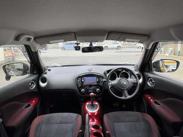 日産 ジューク 15RX パーソナライゼーション 三重県 2015(平27)年 9万km スーパーブラック ♪ワンオーナー /インテリジェントキー/プッシュスタート/アイドリングストップ/純正ナビ/・AUX・CD・SD録音/・USB・フルセグ/・DVD再生/・Bluetoothオーディオ/・バックカメラ/ドライブレコーダー/純正17インチAW/フォグライト/オートライト/ウィンカーミラー/オートリトラクタブルミラー/ヘッドライトレベライザー/プライバシーガラス/フロアマット/ドアバイザー/ETC