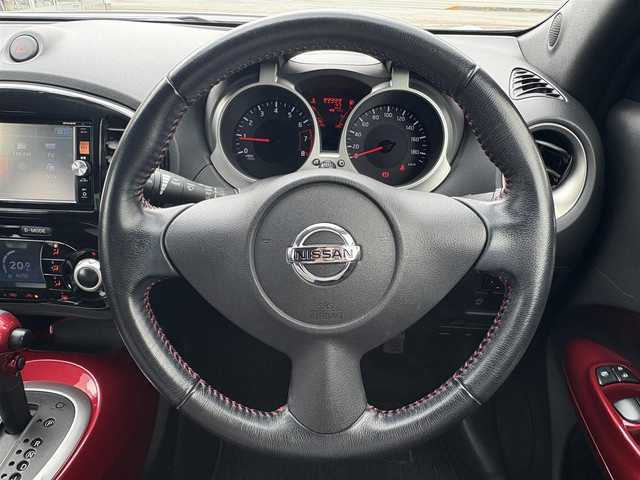 日産 ジューク 15RX パーソナライゼーション 三重県 2015(平27)年 9万km スーパーブラック ♪ワンオーナー /インテリジェントキー/プッシュスタート/アイドリングストップ/純正ナビ/・AUX・CD・SD録音/・USB・フルセグ/・DVD再生/・Bluetoothオーディオ/・バックカメラ/ドライブレコーダー/純正17インチAW/フォグライト/オートライト/ウィンカーミラー/オートリトラクタブルミラー/ヘッドライトレベライザー/プライバシーガラス/フロアマット/ドアバイザー/ETC