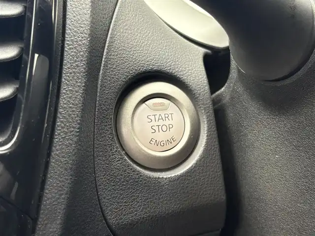 日産 ジューク 15RX パーソナライゼーション 三重県 2015(平27)年 9万km スーパーブラック ♪ワンオーナー /インテリジェントキー/プッシュスタート/アイドリングストップ/純正ナビ/・AUX・CD・SD録音/・USB・フルセグ/・DVD再生/・Bluetoothオーディオ/・バックカメラ/ドライブレコーダー/純正17インチAW/フォグライト/オートライト/ウィンカーミラー/オートリトラクタブルミラー/ヘッドライトレベライザー/プライバシーガラス/フロアマット/ドアバイザー/ETC