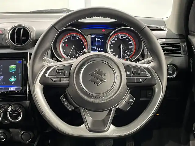 スズキ スイフト HYBRID RS 愛知県 2020(令2)年 3.5万km スピーディーブルーM 純正８インチナビ（CN-RZ853)/(FM/AM/SD/iPod/フルセグTV/USB/Bluetooth/CD・DVD再生）/デュアルセンサーブレーキサポート　/レーダークルーズコントロール　/シートヒーター　/ビルトインＥＴＣ　/ブラインドスポットモニター　/バックモニター　/ドライブレコーダー　/パドルシフト　/アイドリングストップ/車線逸脱警報/パーキングセンサー/プッシュスタート/　　-スマートキー/LEDヘッドライト/フォグランプ/純正フロアマット