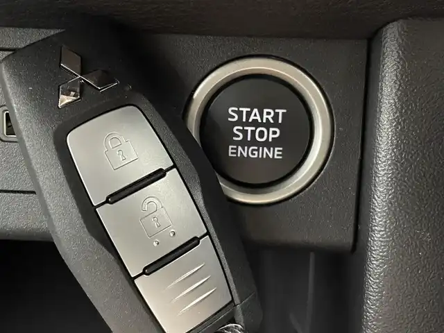 三菱 トライトン GSR 茨城県 2024(令6)年 0.1万km オレンジ 純正9型ナビ/全方位カメラ/衝突被害軽減ブレーキ/車線逸脱抑制装置/レーダークルーズコントロール/オートマチックハイビーム/ソナー/BSW/シートヒーター/ステアリングヒーター/純正18インチAW/LEDヘッドライト/スマートキー