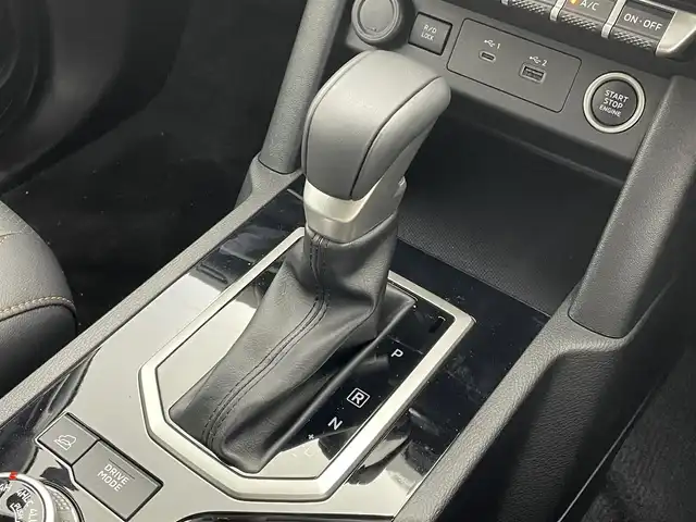 三菱 トライトン GSR 茨城県 2024(令6)年 0.1万km オレンジ 純正9型ナビ/全方位カメラ/衝突被害軽減ブレーキ/車線逸脱抑制装置/レーダークルーズコントロール/オートマチックハイビーム/ソナー/BSW/シートヒーター/ステアリングヒーター/純正18インチAW/LEDヘッドライト/スマートキー