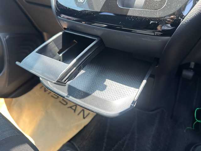 日産 デイズ ハイウェイスターX 大阪府 2021(令3)年 0.5万km スパークリングレッドM 純正９型ナビ(mm321d-ｌ)/フルセグ/Bluetooth/CD/DVD/アラウンドビューモニター　/エマージェンシーブレーキ　/セーフティシールド　/ＬＥＤヘッドライト　/ステアリングスイッチ　/ＥＴＣ　/プッシュスタート　/スマートキー×２/純正アルミホイール　/オートライト