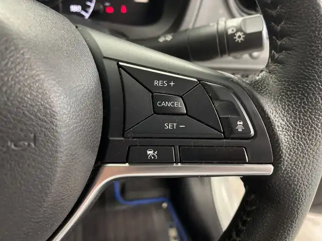 日産 ノート e－パワー メダリスト 鹿児島県 2019(令1)年 4.4万km ブリリアントホワイトパール ワンオーナー/禁煙車/純正ナビ/・Bluetooth/・CD/・DVD/・フルセグTV/デジタルインナーミラー/全方位カメラ/純正アルミホイール/純正フロアマット/純正ドアバイザー/ハーフレザーシート/純正ドアバイザー/プッシュスタート/電動格納ミラー