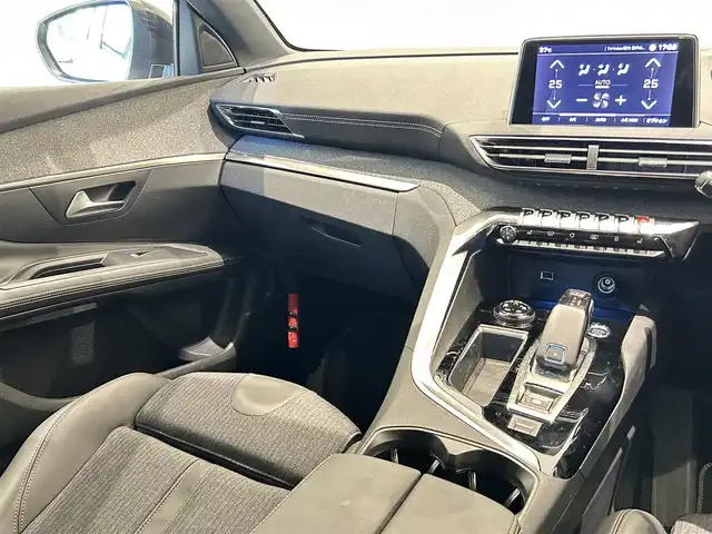 プジョー ３００８ GT ブルー HDi 福岡県 2021(令3)年 0.7万km パール 黒ハーフレザー　/フルセグ　/Ｂｌｕｅｔｏｏｔｈ　/アンビエントライト　/Ｂカメラ　/ＡＣＣ　/ＢＳＭ　/ＡｐｐｌｅＣａｒＰｌａｙ/ハンズフリーテールゲート　/Ｄ席メモリ付パワーシート　/純正１８インチＡＷ