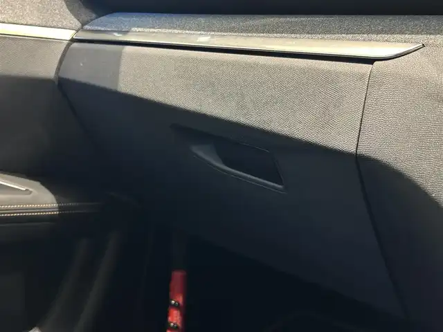 プジョー ３００８ GT ブルー HDi 福岡県 2021(令3)年 0.7万km パール 黒ハーフレザー　/フルセグ　/Ｂｌｕｅｔｏｏｔｈ　/アンビエントライト　/Ｂカメラ　/ＡＣＣ　/ＢＳＭ　/ＡｐｐｌｅＣａｒＰｌａｙ/ハンズフリーテールゲート　/Ｄ席メモリ付パワーシート　/純正１８インチＡＷ