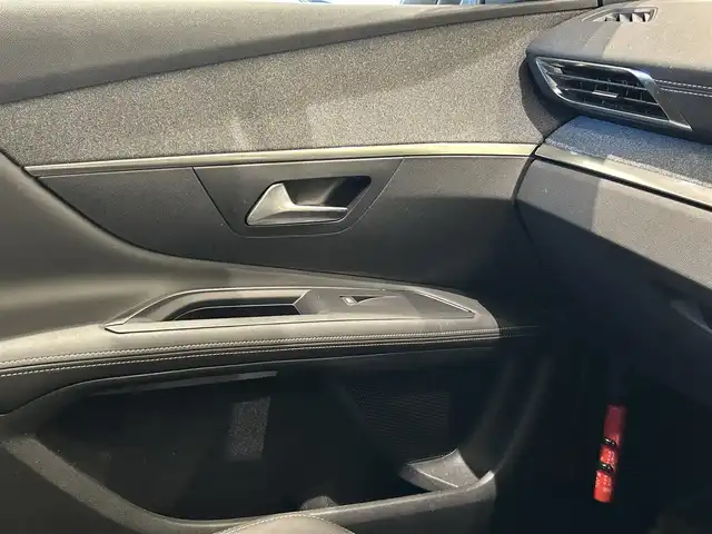 プジョー ３００８ GT ブルー HDi 福岡県 2021(令3)年 0.7万km パール 黒ハーフレザー　/フルセグ　/Ｂｌｕｅｔｏｏｔｈ　/アンビエントライト　/Ｂカメラ　/ＡＣＣ　/ＢＳＭ　/ＡｐｐｌｅＣａｒＰｌａｙ/ハンズフリーテールゲート　/Ｄ席メモリ付パワーシート　/純正１８インチＡＷ