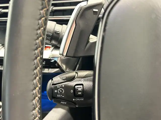 プジョー ３００８ GT ブルー HDi 福岡県 2021(令3)年 0.7万km パール 黒ハーフレザー　/フルセグ　/Ｂｌｕｅｔｏｏｔｈ　/アンビエントライト　/Ｂカメラ　/ＡＣＣ　/ＢＳＭ　/ＡｐｐｌｅＣａｒＰｌａｙ/ハンズフリーテールゲート　/Ｄ席メモリ付パワーシート　/純正１８インチＡＷ
