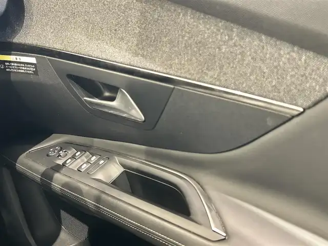プジョー ３００８ GT ブルー HDi 福岡県 2021(令3)年 0.7万km パール 黒ハーフレザー　/フルセグ　/Ｂｌｕｅｔｏｏｔｈ　/アンビエントライト　/Ｂカメラ　/ＡＣＣ　/ＢＳＭ　/ＡｐｐｌｅＣａｒＰｌａｙ/ハンズフリーテールゲート　/Ｄ席メモリ付パワーシート　/純正１８インチＡＷ
