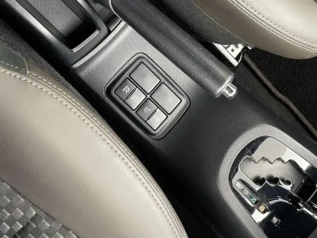 トヨタ アクア クロスオーバー グラム 茨城県 2018(平30)年 3.7万km ベージュ 社外ナビ/バックカメラ/フルセグ/衝突被害軽減ブレーキ/車線逸脱抑制装置/オートマチックハイビーム/クリアランスソナー/ETC/純正16インチAW/スマートキー