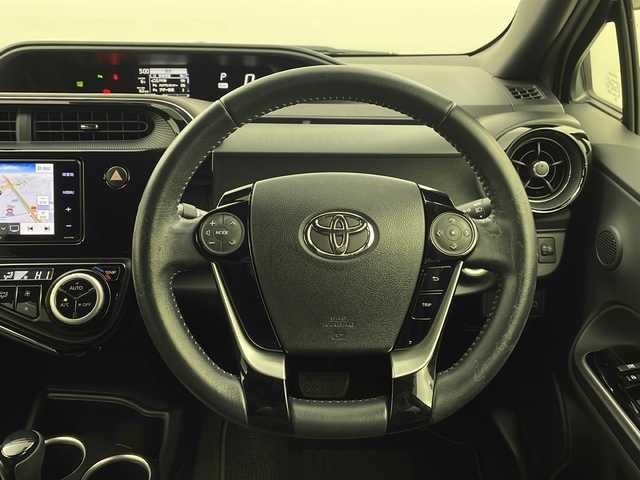 トヨタ アクア クロスオーバー グラム 栃木県 2018(平30)年 3.7万km ベージュ 社外SDナビ(ECLIPSE AVN-R9W)/・Bluetooth/フルセグTV/・CD/DVD/SD/USB/・AM/FM/トヨタセーフティセンス/・プリクラッシュセーフティ/・前後クリアランスソナー/・レーンディパーチャーアラート/・オートハイビーム/・先行者発進お知らせ/バックカメラ/ビルトインETC/コンビネーションシート(合皮)/ドアバイザー/ハロゲンヘッドライト/純正16インチアルミホイール/純正フロアマット/Wエアバッグ/スマートキー×2本/保証書、取扱説明書