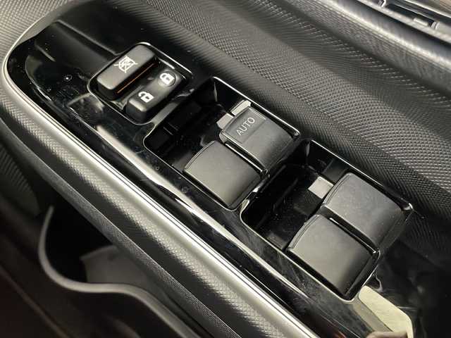 トヨタ アクア クロスオーバー グラム 栃木県 2018(平30)年 3.7万km ベージュ 社外SDナビ(ECLIPSE AVN-R9W)/・Bluetooth/フルセグTV/・CD/DVD/SD/USB/・AM/FM/トヨタセーフティセンス/・プリクラッシュセーフティ/・前後クリアランスソナー/・レーンディパーチャーアラート/・オートハイビーム/・先行者発進お知らせ/バックカメラ/ビルトインETC/コンビネーションシート(合皮)/ドアバイザー/ハロゲンヘッドライト/純正16インチアルミホイール/純正フロアマット/Wエアバッグ/スマートキー×2本/保証書、取扱説明書