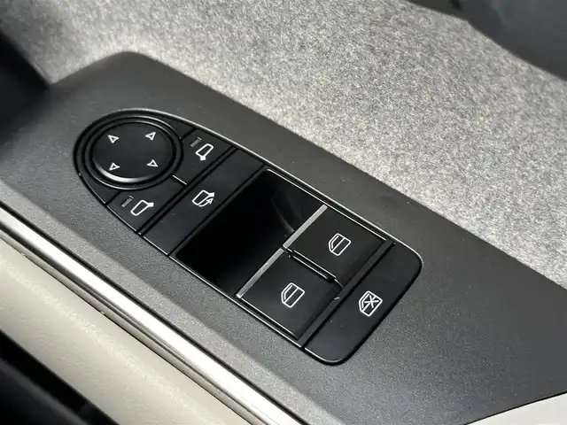 マツダ ＭＸ－３０ 愛知県 2022(令4)年 3.5万km セラミックメタリック ワンオーナー/メモリナビ/フルセグテレビ/全方位カメラ/バックカメラ/アイドリングストップ/ウィンカーミラー/レーダークルーズコントロール/プッシュスタート/ビルトインETC/ヘッドアップディスプレイ/ブラインドスポットモニター/前後ドライブレコーダー/パワーシート/シートヒーター/前後クリアランスソナー/オートマチックハイビーム/ステアリングヒーター/ステアリングスイッチ/シートメモリー/トラクションコントロールオフスイッチ/iACTIVESENSE/スマートキー2本/保証書/取扱説明書