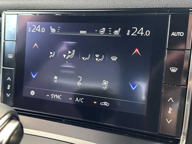 マツダ ＭＸ－３０ 愛知県 2022(令4)年 3.5万km セラミックメタリック ワンオーナー/メモリナビ/フルセグテレビ/全方位カメラ/バックカメラ/アイドリングストップ/ウィンカーミラー/レーダークルーズコントロール/プッシュスタート/ビルトインETC/ヘッドアップディスプレイ/ブラインドスポットモニター/前後ドライブレコーダー/パワーシート/シートヒーター/前後クリアランスソナー/オートマチックハイビーム/ステアリングヒーター/ステアリングスイッチ/シートメモリー/トラクションコントロールオフスイッチ/iACTIVESENSE/スマートキー2本/保証書/取扱説明書