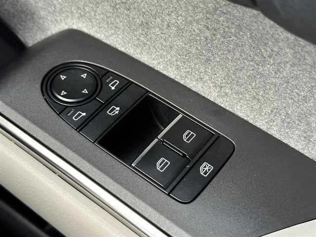 マツダ ＭＸ－３０ 愛知県 2022(令4)年 3.5万km セラミックメタリック ワンオーナー/メモリナビ/フルセグテレビ/全方位カメラ/バックカメラ/アイドリングストップ/ウィンカーミラー/レーダークルーズコントロール/プッシュスタート/ビルトインETC/ヘッドアップディスプレイ/ブラインドスポットモニター/前後ドライブレコーダー/パワーシート/シートヒーター/前後クリアランスソナー/オートマチックハイビーム/ステアリングヒーター/ステアリングスイッチ/シートメモリー/トラクションコントロールオフスイッチ/iACTIVESENSE/スマートキー2本/保証書/取扱説明書