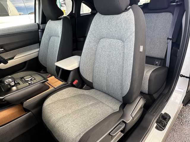 マツダ ＭＸ－３０ 愛知県 2022(令4)年 3.5万km セラミックメタリック ワンオーナー/メモリナビ/フルセグテレビ/全方位カメラ/バックカメラ/アイドリングストップ/ウィンカーミラー/レーダークルーズコントロール/プッシュスタート/ビルトインETC/ヘッドアップディスプレイ/ブラインドスポットモニター/前後ドライブレコーダー/パワーシート/シートヒーター/前後クリアランスソナー/オートマチックハイビーム/ステアリングヒーター/ステアリングスイッチ/シートメモリー/トラクションコントロールオフスイッチ/iACTIVESENSE/スマートキー2本/保証書/取扱説明書