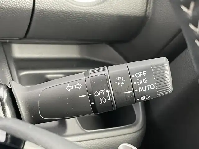 ホンダ Ｎ ＢＯＸ カスタム L ターボ スタイル+ブラック 千葉県 2022(令4)年 0.8万km プラチナホワイトパール 衝突軽減ブレーキ/両側パワースライドドア/純正７インチナビ/フルセグＴＶ/Ｂｌｕｅｔｏｏｔｈ/バックカメラ/レーダークルーズコントロール/ハーフレザーシート/ＬＥＤヘッドライト/オートライト