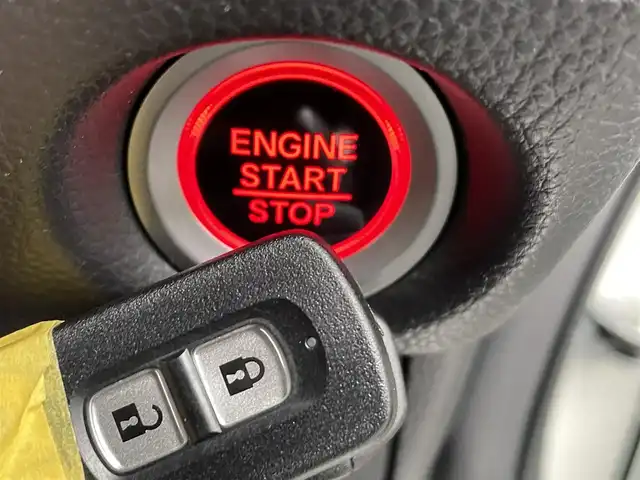 ホンダ Ｎ ＢＯＸ カスタム L ターボ スタイル+ブラック 千葉県 2022(令4)年 0.8万km プラチナホワイトパール 衝突軽減ブレーキ/両側パワースライドドア/純正７インチナビ/フルセグＴＶ/Ｂｌｕｅｔｏｏｔｈ/バックカメラ/レーダークルーズコントロール/ハーフレザーシート/ＬＥＤヘッドライト/オートライト