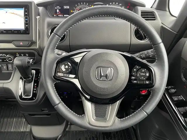 ホンダ Ｎ ＢＯＸ カスタム L ターボ スタイル+ブラック 千葉県 2022(令4)年 0.8万km プラチナホワイトパール 衝突軽減ブレーキ/両側パワースライドドア/純正７インチナビ/フルセグＴＶ/Ｂｌｕｅｔｏｏｔｈ/バックカメラ/レーダークルーズコントロール/ハーフレザーシート/ＬＥＤヘッドライト/オートライト