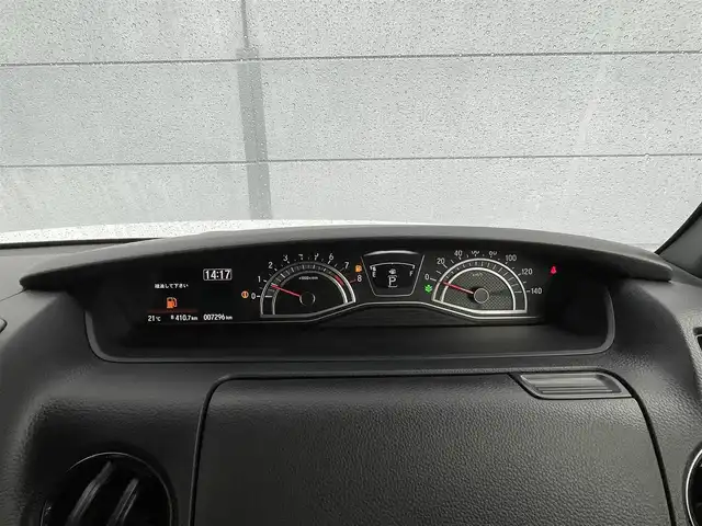 ホンダ Ｎ ＢＯＸ カスタム L ターボ スタイル+ブラック 千葉県 2022(令4)年 0.8万km プラチナホワイトパール 衝突軽減ブレーキ/両側パワースライドドア/純正７インチナビ/フルセグＴＶ/Ｂｌｕｅｔｏｏｔｈ/バックカメラ/レーダークルーズコントロール/ハーフレザーシート/ＬＥＤヘッドライト/オートライト