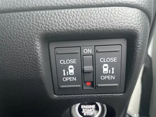 ホンダ Ｎ ＢＯＸ カスタム L ターボ スタイル+ブラック 千葉県 2022(令4)年 0.8万km プラチナホワイトパール 衝突軽減ブレーキ/両側パワースライドドア/純正７インチナビ/フルセグＴＶ/Ｂｌｕｅｔｏｏｔｈ/バックカメラ/レーダークルーズコントロール/ハーフレザーシート/ＬＥＤヘッドライト/オートライト