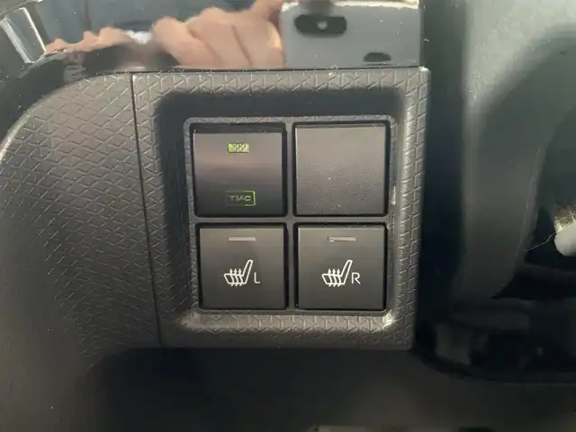 ダイハツ タント カスタム X 静岡県 2020(令2)年 3.8万km シャイニングホワイトパール 禁煙車/純正ナビ：NMZK-W72D /記録簿/(CD/DVD/BT/フルセグTV)/両側パワースライドドア/オート機能付電格ミラー/シートヒーター(前席)/シートバックテーブル/ステアリングリモコン/スマートアシスト/・衝突回避支援ブレーキ機能/・衝突警報機能/・車線逸脱警報機能/・ブレーキ制御付誤発進抑制機能/・先行車発進お知らせ機能/アダプディブドライビングビーム/コーナーセンサー/進入禁止標識誤認機能/運転席ロングスライドシート/プッシュスタート・スマートキー