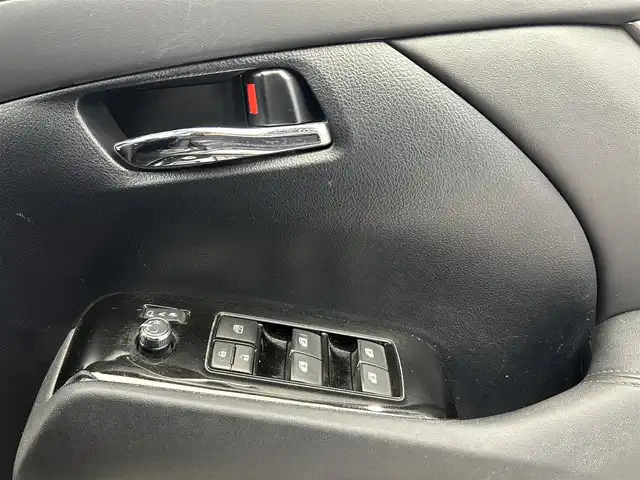 トヨタ ヴェルファイア Z 鹿児島県 2015(平27)年 6.5万km ホワイトパールクリスタルシャイン 禁煙車/純正9インチSDナビ(NSZT-Y64T)/　・Bluetooth/　・CD/DVD/　・フルセグTV/　・AM/FM/フリップダウンモニター/両側パワースライドドア/バックカメラ/ETC/電動パーキングブレーキ/ブレーキホールド/前後コーナーセンサー/後席オットマン/純正フロアマット/社外アルミホイール(huperion)/電動格納ミラー/ステアリングリモコン/全席オートパワーウィンドウ