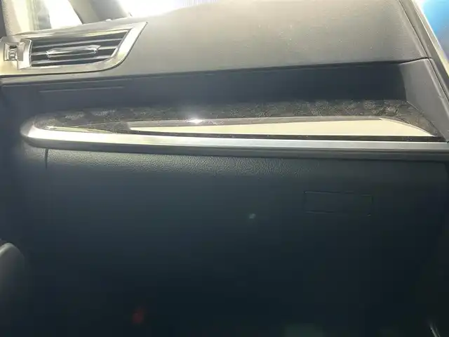 トヨタ ヴェルファイア Z 鹿児島県 2015(平27)年 6.5万km ホワイトパールクリスタルシャイン 禁煙車/純正9インチSDナビ(NSZT-Y64T)/　・Bluetooth/　・CD/DVD/　・フルセグTV/　・AM/FM/フリップダウンモニター/両側パワースライドドア/バックカメラ/ETC/電動パーキングブレーキ/ブレーキホールド/前後コーナーセンサー/後席オットマン/純正フロアマット/社外アルミホイール(huperion)/電動格納ミラー/ステアリングリモコン/全席オートパワーウィンドウ