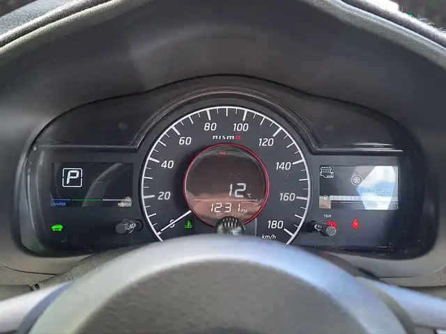 日産 ノート e－パワー ニスモ 大阪府 2018(平30)年 3.8万km ブリリアントホワイトパール /禁煙車//衝突被害軽減ブレーキ//純正SDナビ/MM318D-W//フルセグテレビ/Bluetooth/CD/DVD/SD/AUX//全方位カメラ/バックカメラ//追従式クルーズコントロール//デジタルインナーミラー//レーンキープアシスト//車高調/TEIN//スロットルコントローラー/BLITZ//BBS16インチホイール//タワーバー/クスコ//ドライブレコーダー//ETC//保証書//取扱説明書//スペアキー