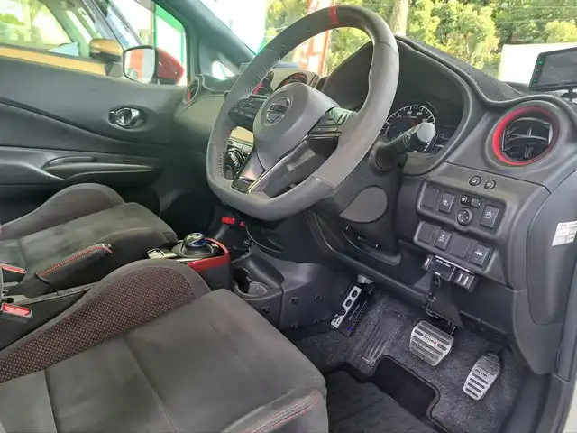 日産 ノート e－パワー ニスモ 大阪府 2018(平30)年 3.8万km ブリリアントホワイトパール /禁煙車//衝突被害軽減ブレーキ//純正SDナビ/MM318D-W//フルセグテレビ/Bluetooth/CD/DVD/SD/AUX//全方位カメラ/バックカメラ//追従式クルーズコントロール//デジタルインナーミラー//レーンキープアシスト//車高調/TEIN//スロットルコントローラー/BLITZ//BBS16インチホイール//タワーバー/クスコ//ドライブレコーダー//ETC//保証書//取扱説明書//スペアキー