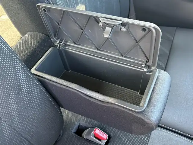 ダイハツ タント カスタム X トップED SA Ⅲ 大分県 2017(平29)年 5.8万km ブライトシルバーメタリック ・SDナビ(CD/DVD/BT/SD)/・フルセグテレビ/・バックカメラ/・スマートアシスト/・ETC/・片側パワースライドドア/・ドライブレコーダー/・運転席シートヒーター/・オートハイビーム/・ベンチシート/・リアセンサー/・スマートキー/・プッシュスタート