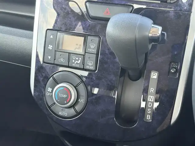 ダイハツ タント カスタム X トップED SA Ⅲ 大分県 2017(平29)年 5.8万km ブライトシルバーメタリック ・SDナビ(CD/DVD/BT/SD)/・フルセグテレビ/・バックカメラ/・スマートアシスト/・ETC/・片側パワースライドドア/・ドライブレコーダー/・運転席シートヒーター/・オートハイビーム/・ベンチシート/・リアセンサー/・スマートキー/・プッシュスタート