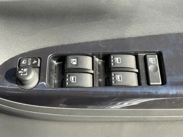 ダイハツ タント カスタム X トップED SA Ⅲ 大分県 2017(平29)年 5.8万km ブライトシルバーメタリック ・SDナビ(CD/DVD/BT/SD)/・フルセグテレビ/・バックカメラ/・スマートアシスト/・ETC/・片側パワースライドドア/・ドライブレコーダー/・運転席シートヒーター/・オートハイビーム/・ベンチシート/・リアセンサー/・スマートキー/・プッシュスタート