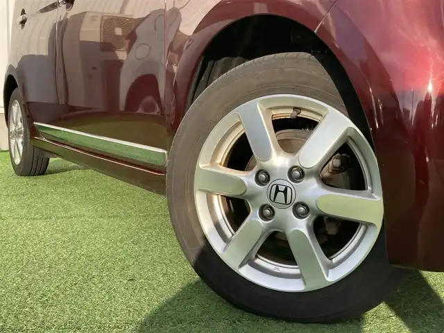 ホンダ Ｎ ＯＮＥ プレミアム 香川県 2016(平28)年 5.4万km プレミアムディープロッソパール 登録時走行距離：53529km/ディーラー純正ナビ/　CD DVD BT フルセグTV/バックカメラ/ビルトインETC/ハーフレザーシート/HIDヘッドライト/オートライト/フォグランプ/電動格納ウィンカーミラー/ドアバイザー/革巻きステアリング/ステアリングスイッチ/純正フロアマット/プッシュスタート/スマートキー